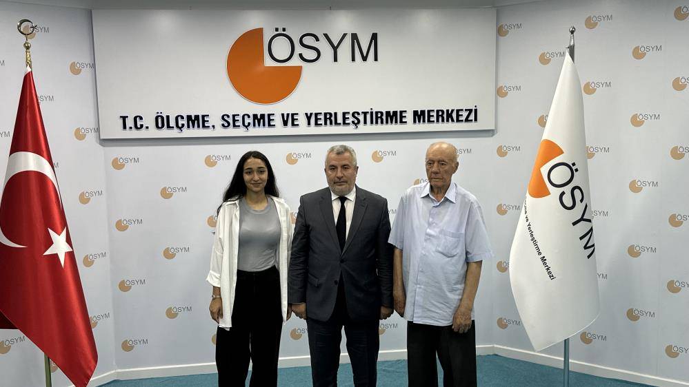 ÖSYM Başkanı, Konya’da YKS’ye giren en yaşlı adayı ağırladı 5